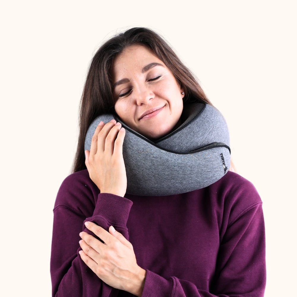 NOMAREST™ | Le Seul Coussin pour Arriver Frais Dès le Jour 0